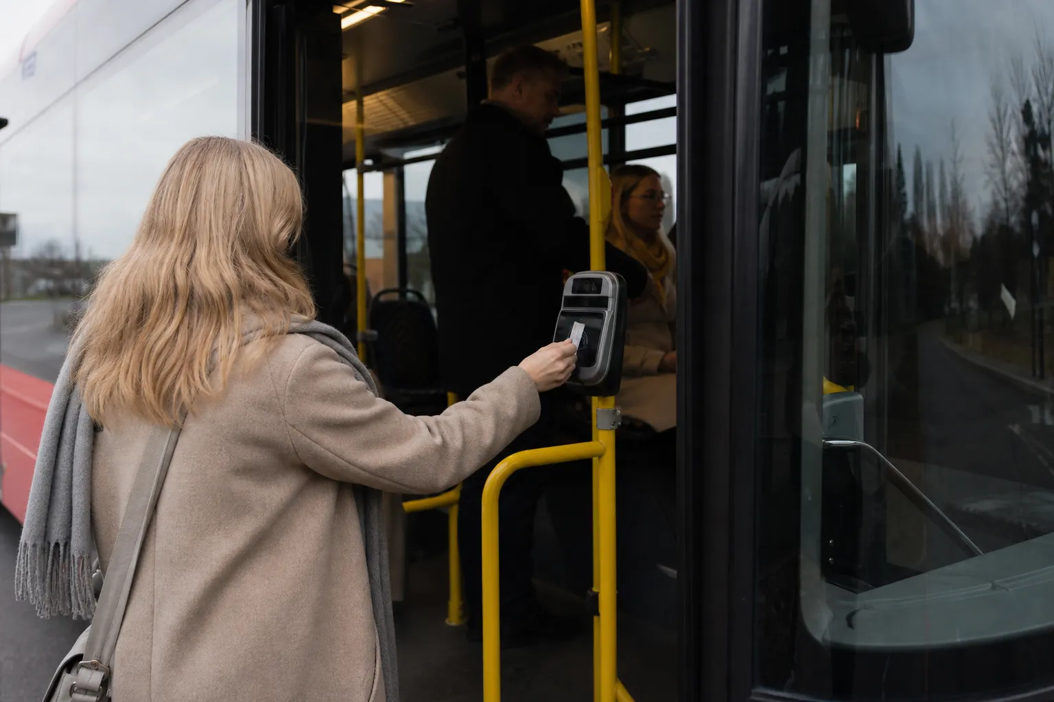 Redaktionell bild till guiden om betala ombord buss